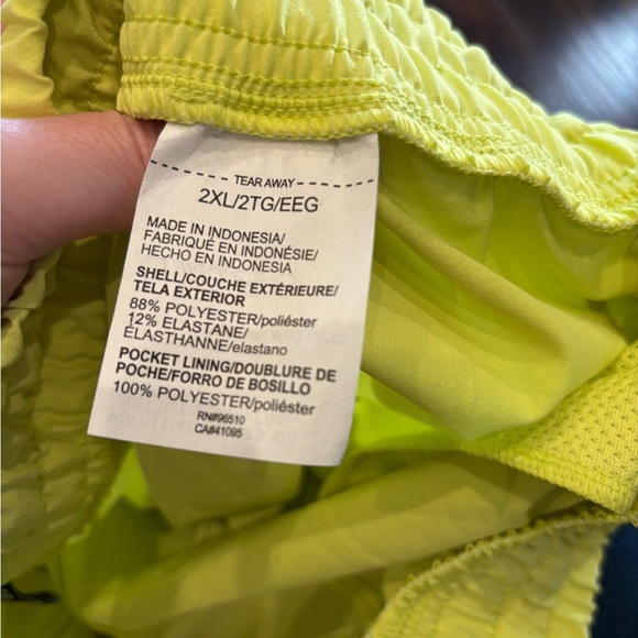 Under Armour Flex Woven Shorts Women’s 2XL Lime Yellow NWT Athletic Running - Picture 4 of 8